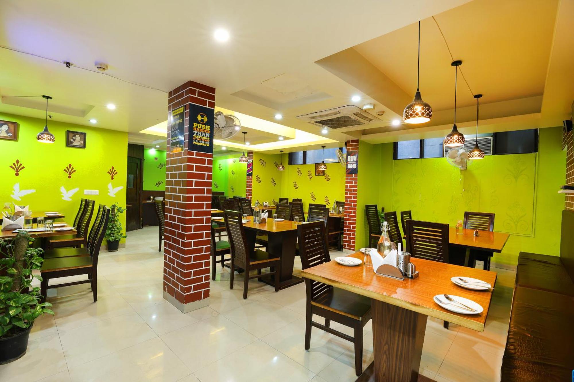 ทรีโบ แอร์พอร์ต แกรนด์ Hotel นิวเดลี ภายนอก รูปภาพ