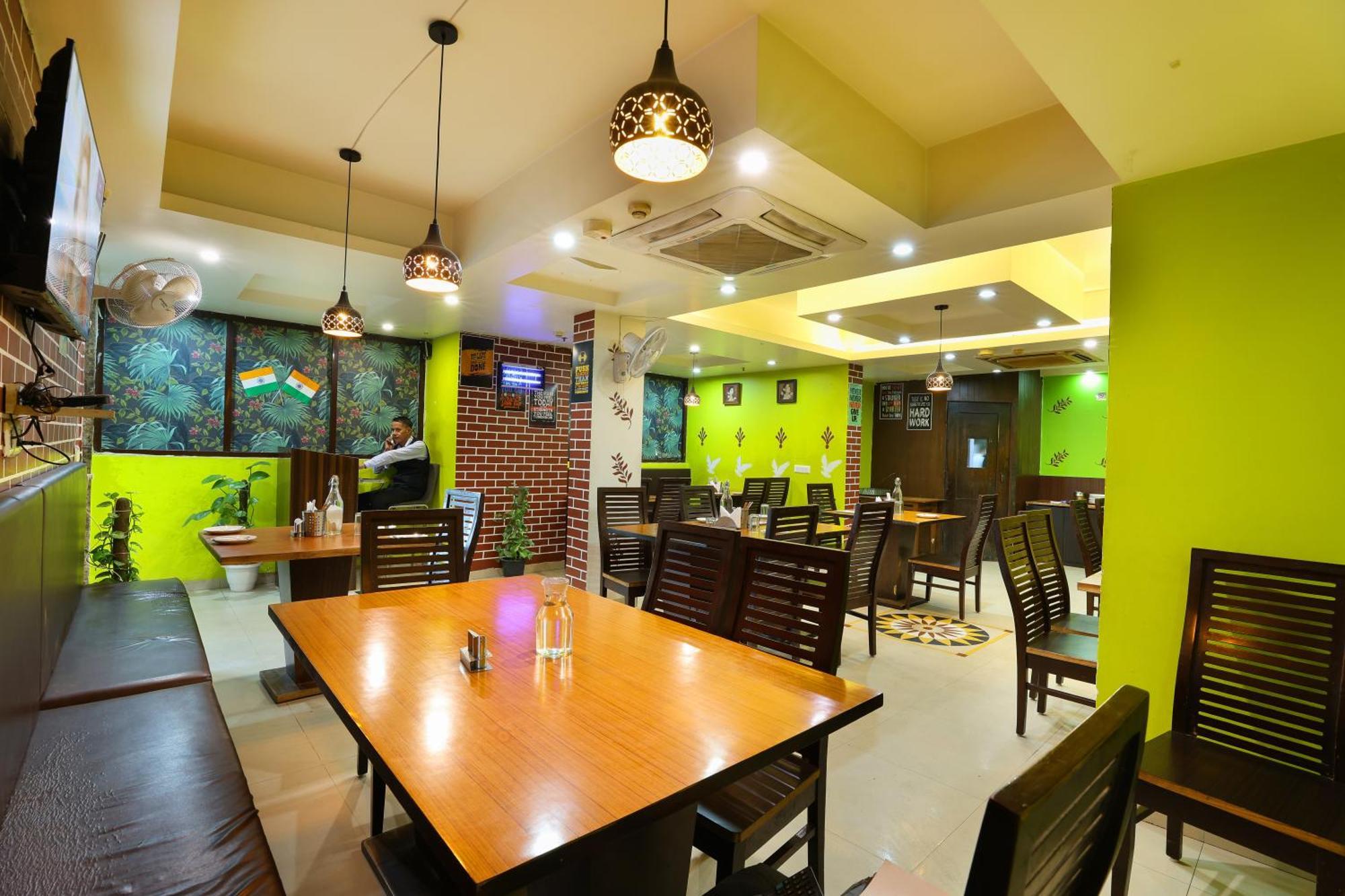 ทรีโบ แอร์พอร์ต แกรนด์ Hotel นิวเดลี ภายนอก รูปภาพ