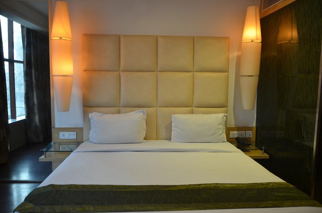 ทรีโบ แอร์พอร์ต แกรนด์ Hotel นิวเดลี ภายนอก รูปภาพ